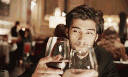 5秒优雅开瓶,这才是喝红酒的正确方式 | 生活方式