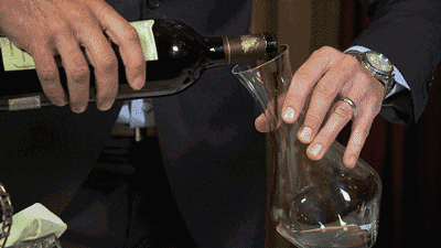 5秒优雅开瓶,这才是喝红酒的正确方式 | 生活方式