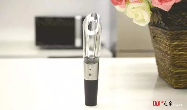 5秒优雅开瓶,这才是喝红酒的正确方式 | 生活方式