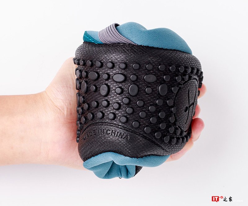 踩在云端的温柔,穿上就不想脱下来的鞋 | 生活方式