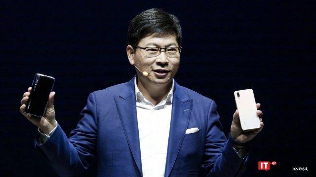 华为和苹果,到底谁站 C 位?