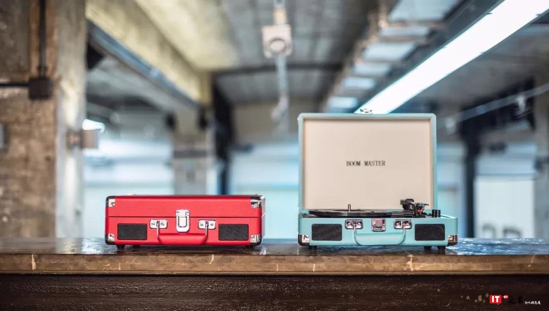 古典的魂，现代的型，拥有着年轻人情怀的黑胶唱片机，因你而声