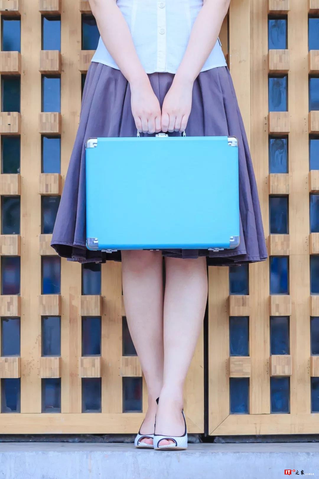 古典的魂，现代的型，拥有着年轻人情怀的黑胶唱片机，因你而声