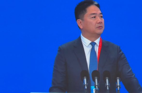 刘强东每天工作16小时_刘强东的一天_