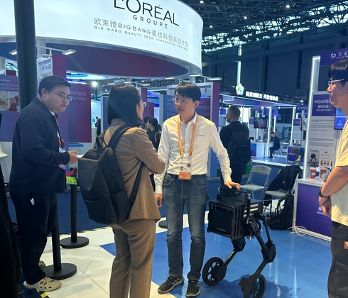 _拥抱时代机遇_拥抱新趋势