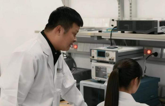 “超越摩尔”新路径:从光联芯科看国产算力集群迈入全光互连时代_“超越摩尔”新路径:从光联芯科看国产算力集群迈入全光互连时代_