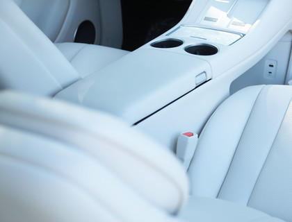 全新智界R7体验:有颜更有料纯血鸿蒙直戳年轻人心巴