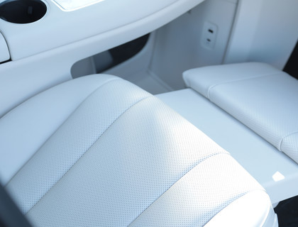 全新智界R7体验:有颜更有料纯血鸿蒙直戳年轻人心巴