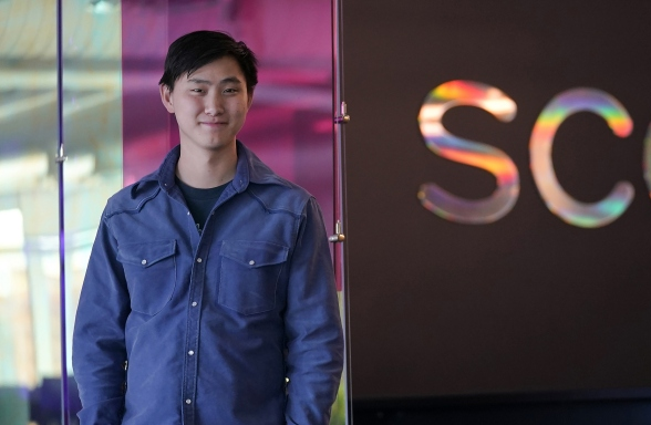 美元高估_10亿美金估值_