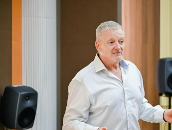 华为车载音频线__华为车载音响多少钱