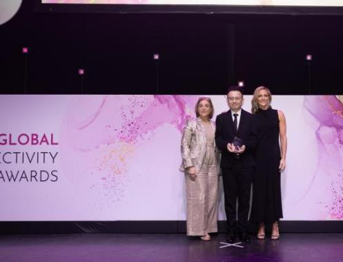 中兴通讯荣膺“2025全球连接奖-最佳移动\5G服务创新”大奖 彰显全球竞争力_中兴通讯荣膺“2025全球连接奖-最佳移动\5G服务创新”大奖 彰显全球竞争力_