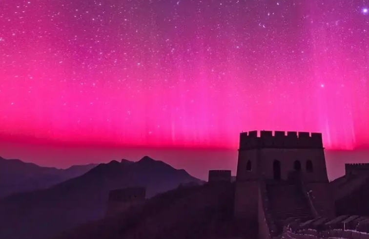 游戏总能照进现实，米哈游的时光机藏不住了？