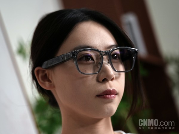 理想AI眼镜Livis体验：让理想车主解放双手的最好附件