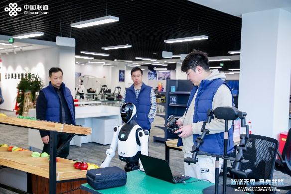 智感无界 具身共筑 联通在线公众具身智能创新中心正式揭牌成立__智感无界 具身共筑 联通在线公众具身智能创新中心正式揭牌成立