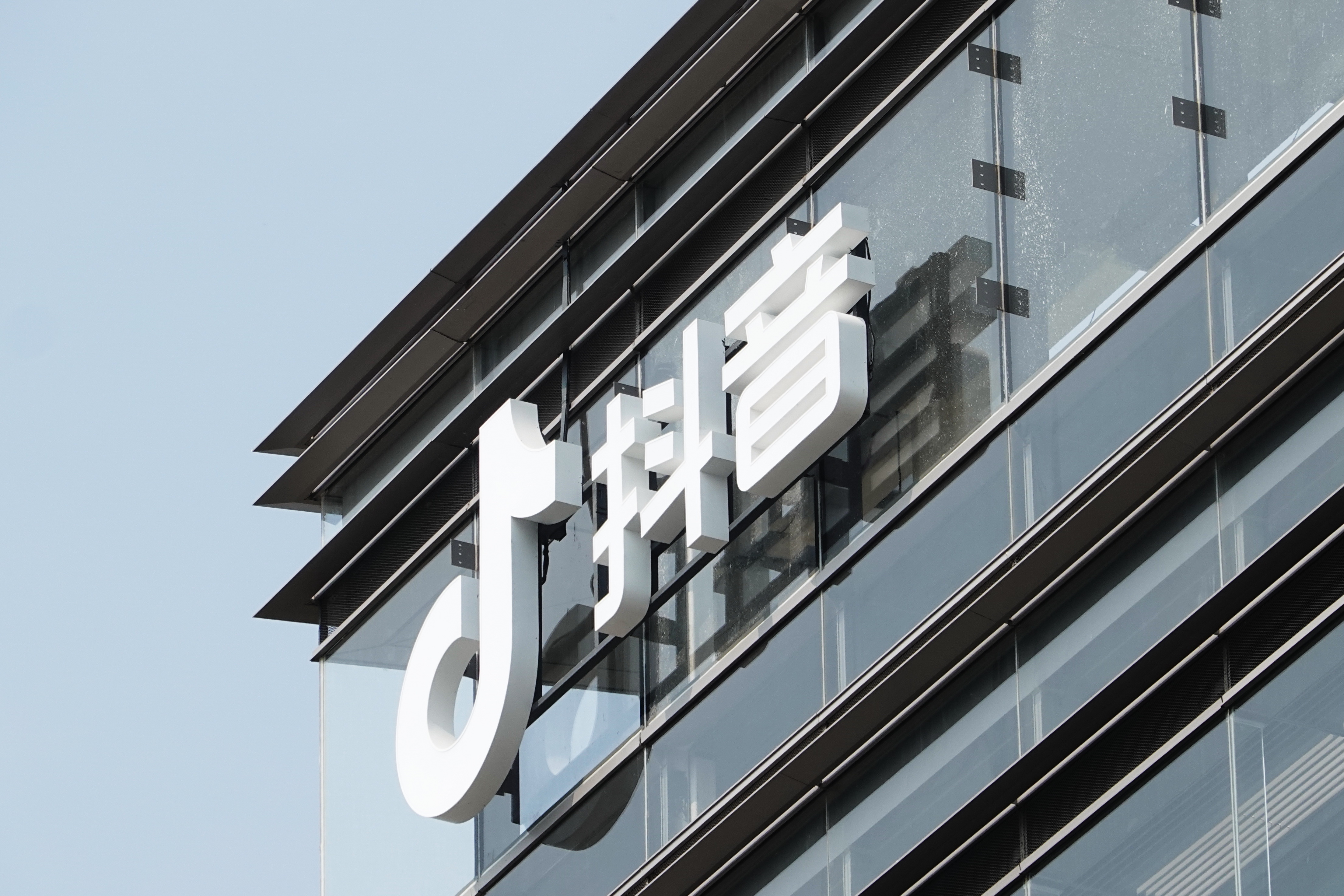 抖音lol解说配音__什么是深夜解说